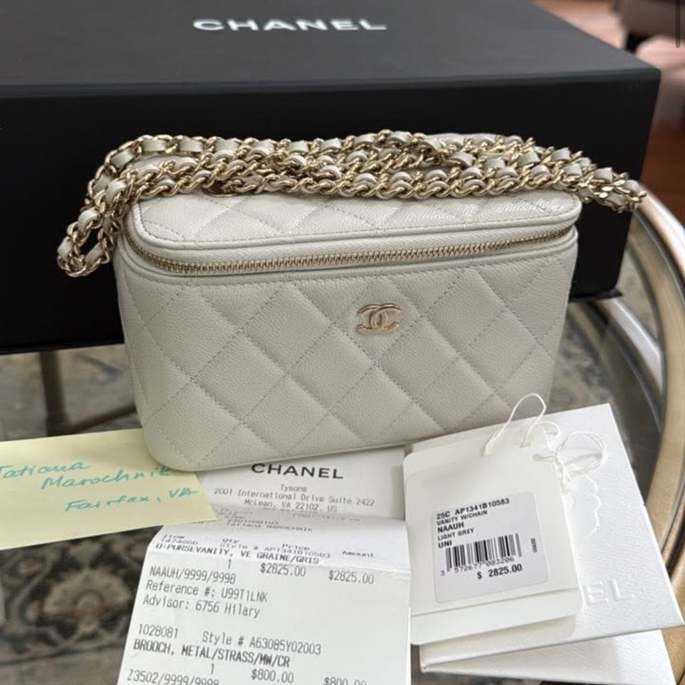 Chanel Grey vanity With Chain New - Picture 2 of 5